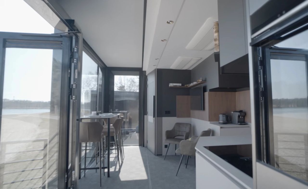 Dakar-Ready Shiver x Expandable RV_10