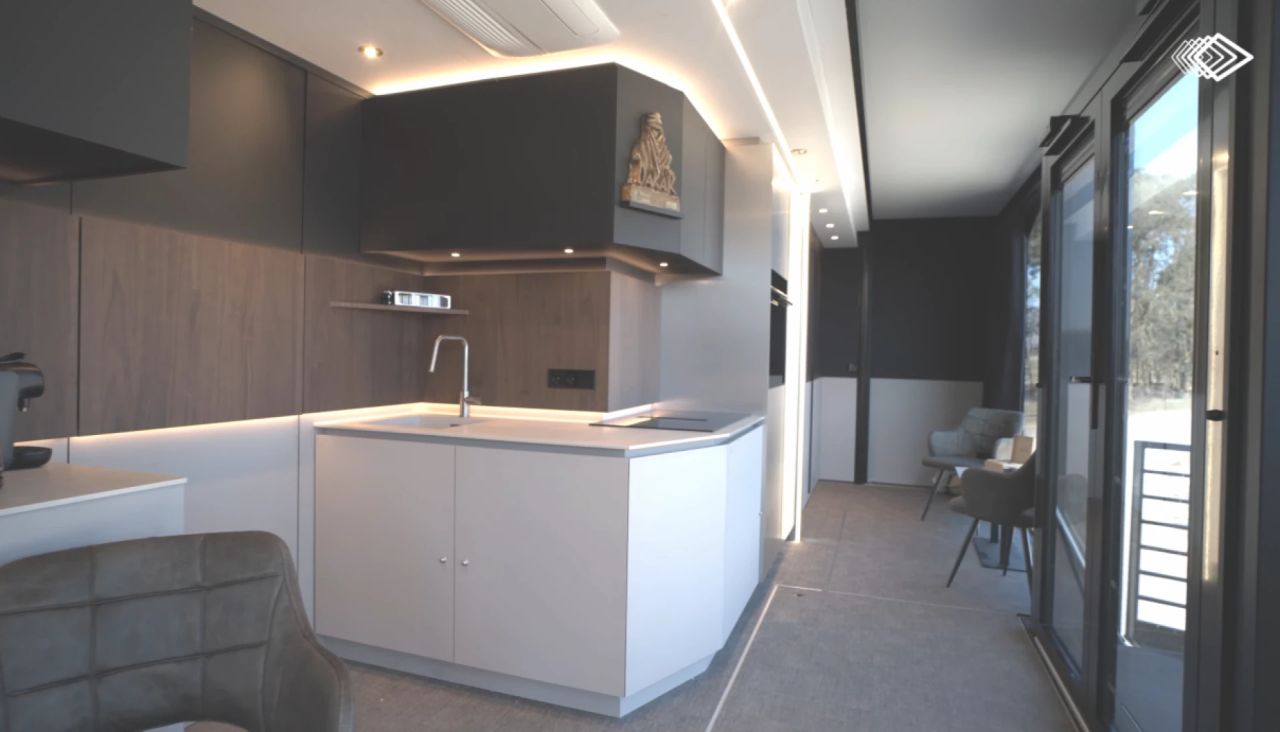 Dakar-Ready Shiver x Expandable RV_4