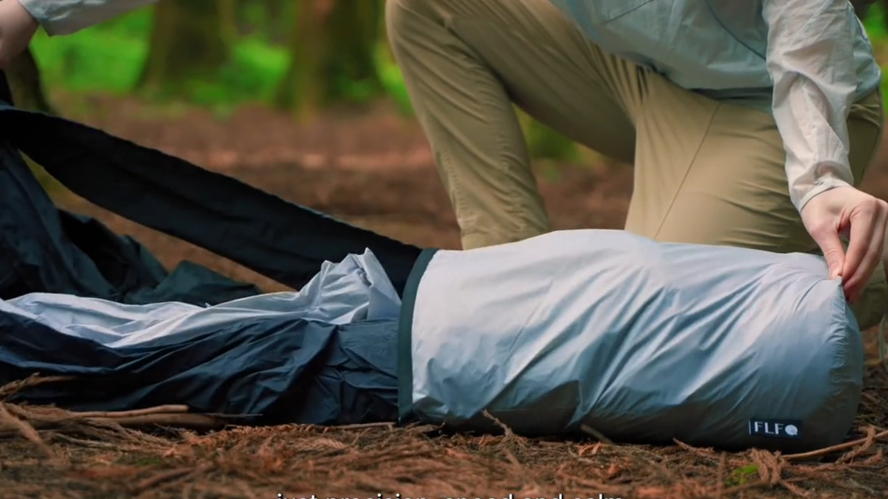 FLFQ-Aloner FLOAT Inflatable Tent can also be Installed On or Off the Ground