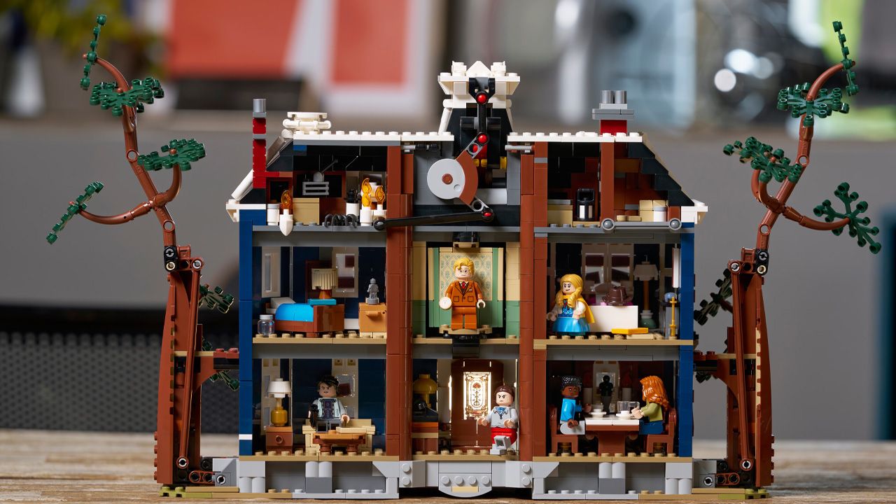 LEGO Stranger Things Creel House - 2