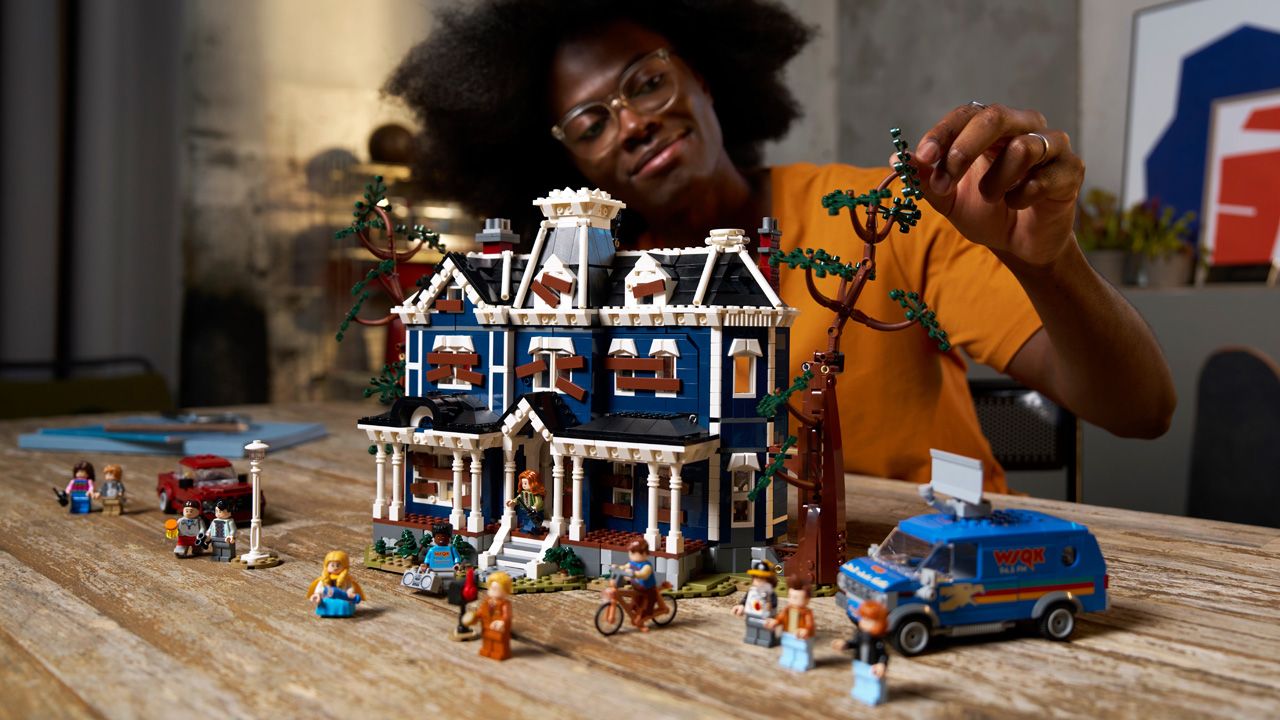 LEGO Stranger Things Creel House - 5