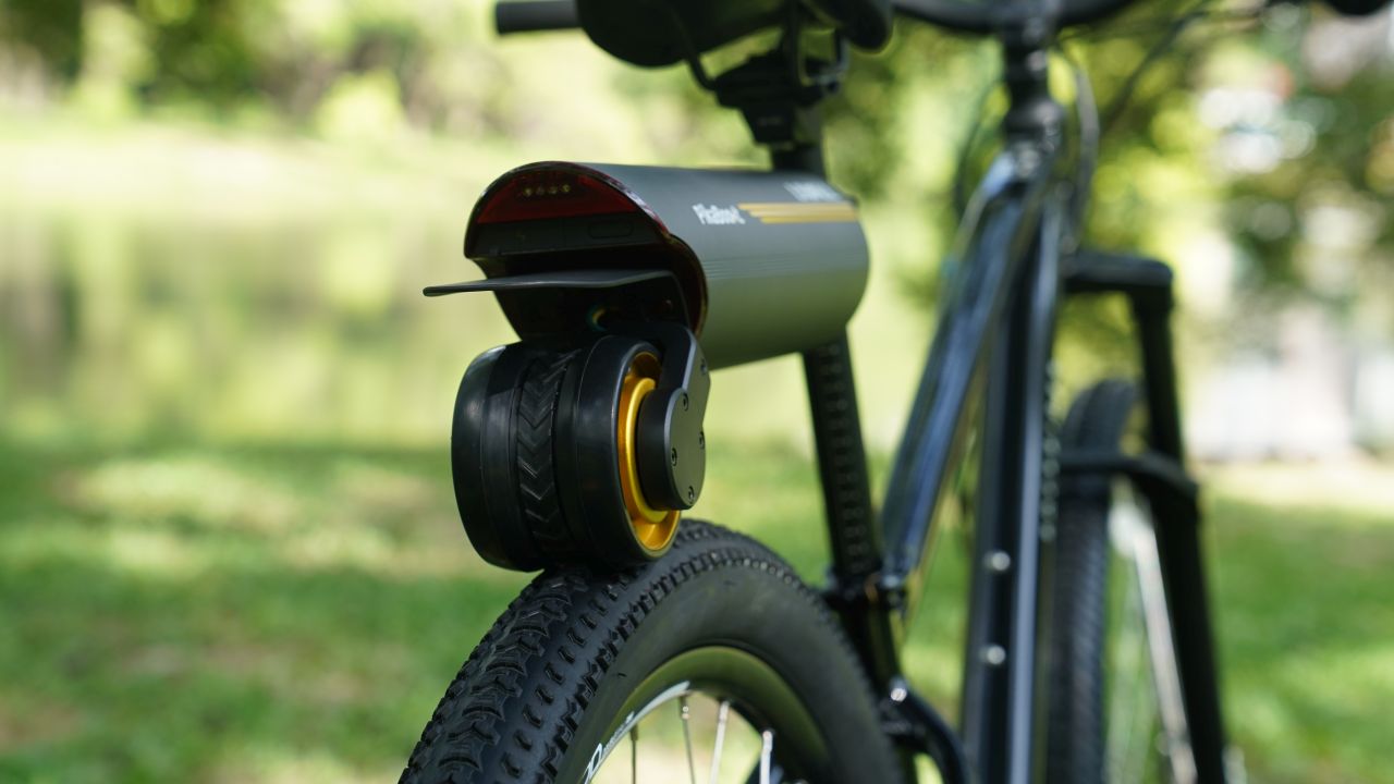 LIVALL-AI-Visual-Smart-Taillight-amp-Warning-System