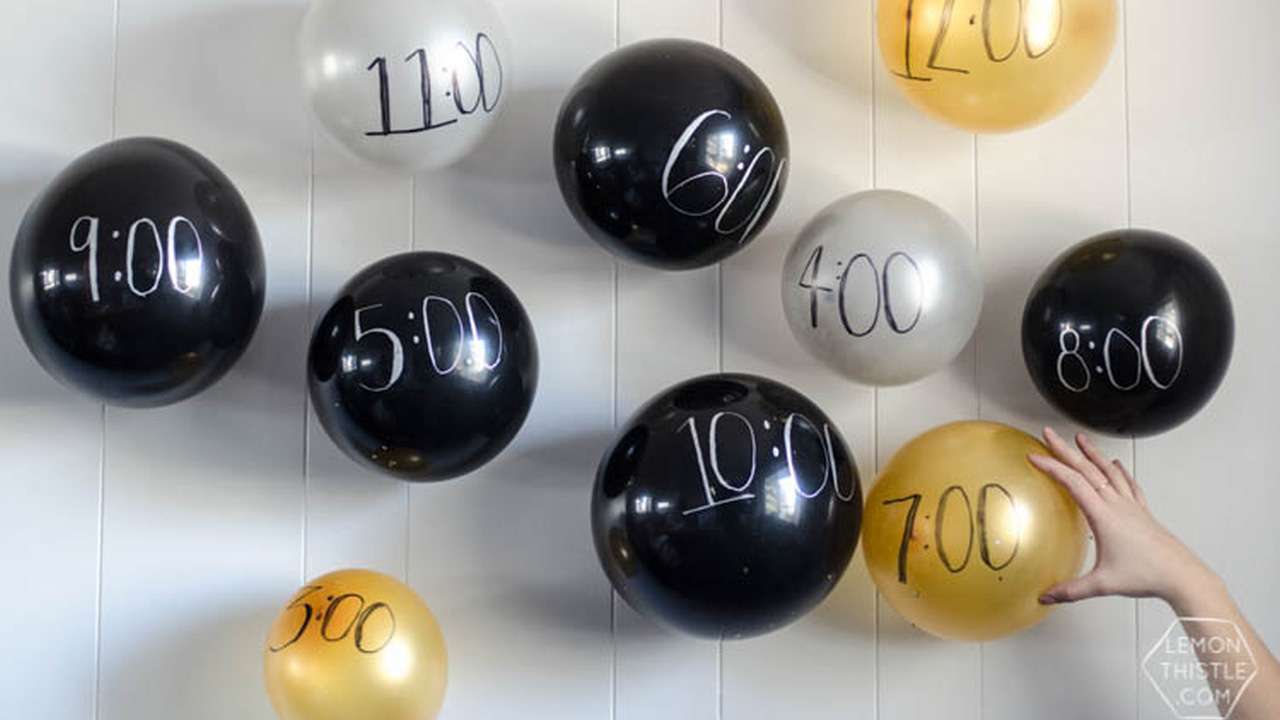 NYE Balloon Memory Wall