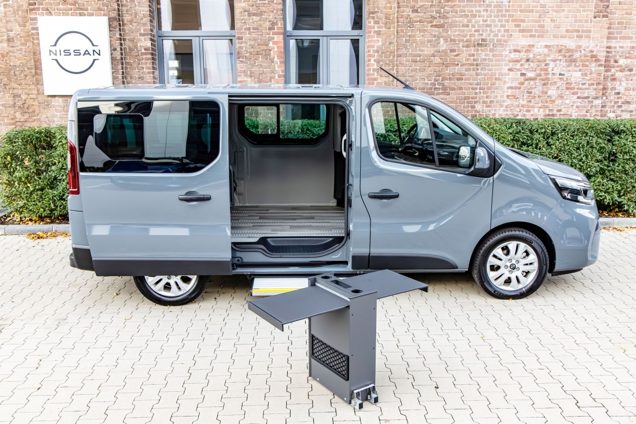 Nissan Primastar FlexVan Features Modular Seating System