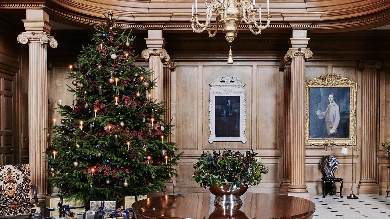 Ralph Lauren Christmas Aesthetic - Evergreens and Natural Elements