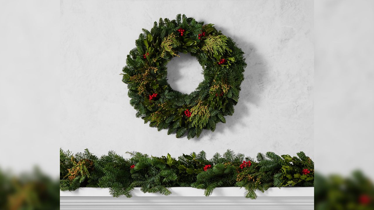 Ralph Lauren Christmas Aesthetic - Noble Green Holly Live Wreath & Garland