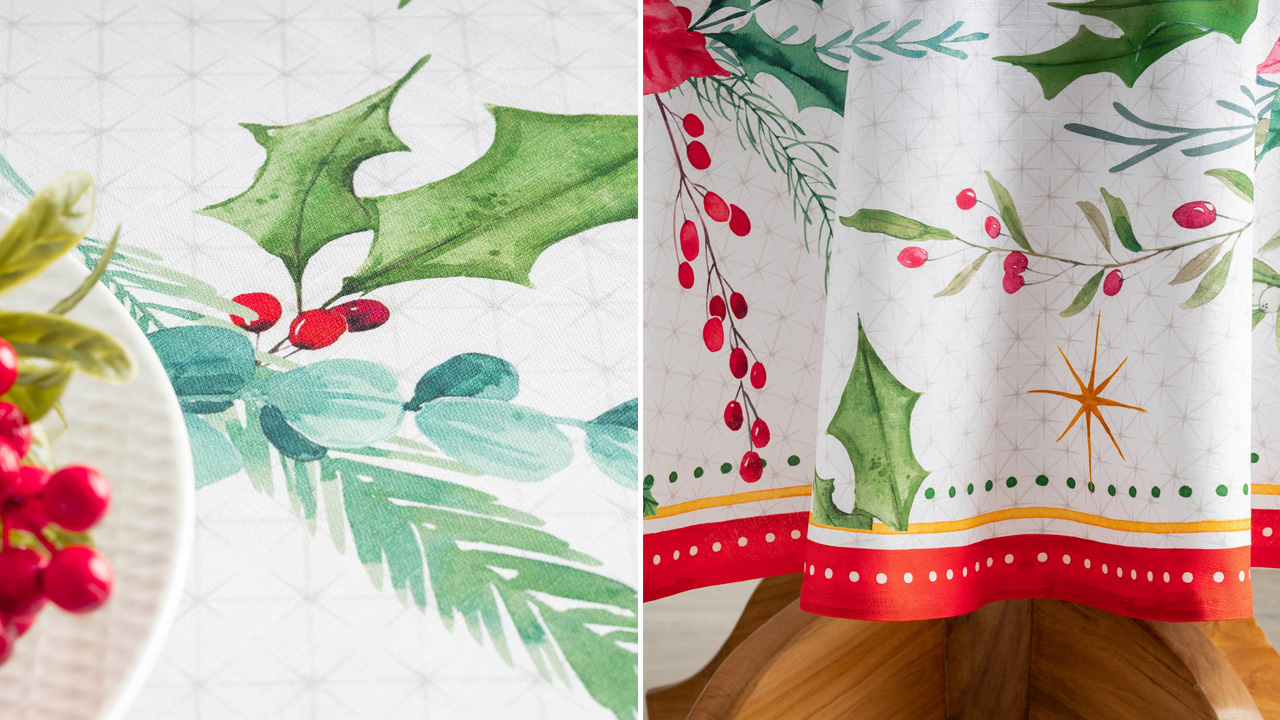 Round Tablecloth With Holly Time Design