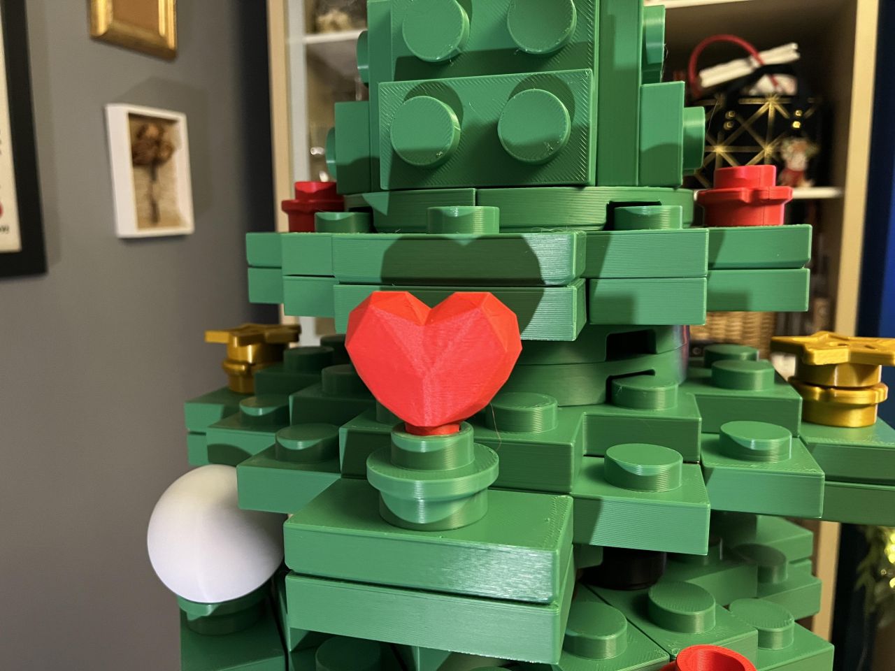 Ruth Amos Builds Giant Replica of LEGO Christmas Tree