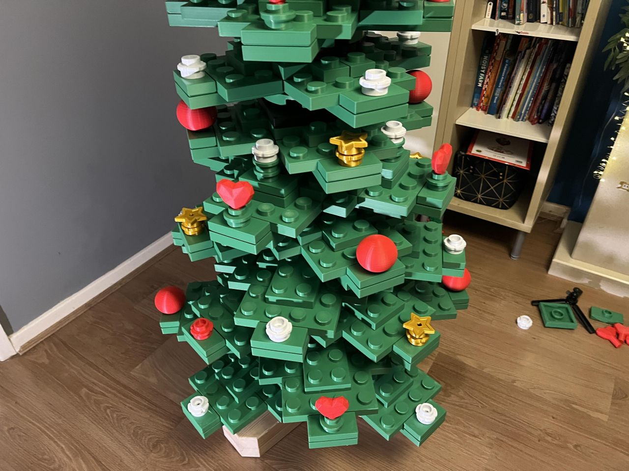 Ruth Amos Builds Giant Replica of LEGO Christmas Tree
