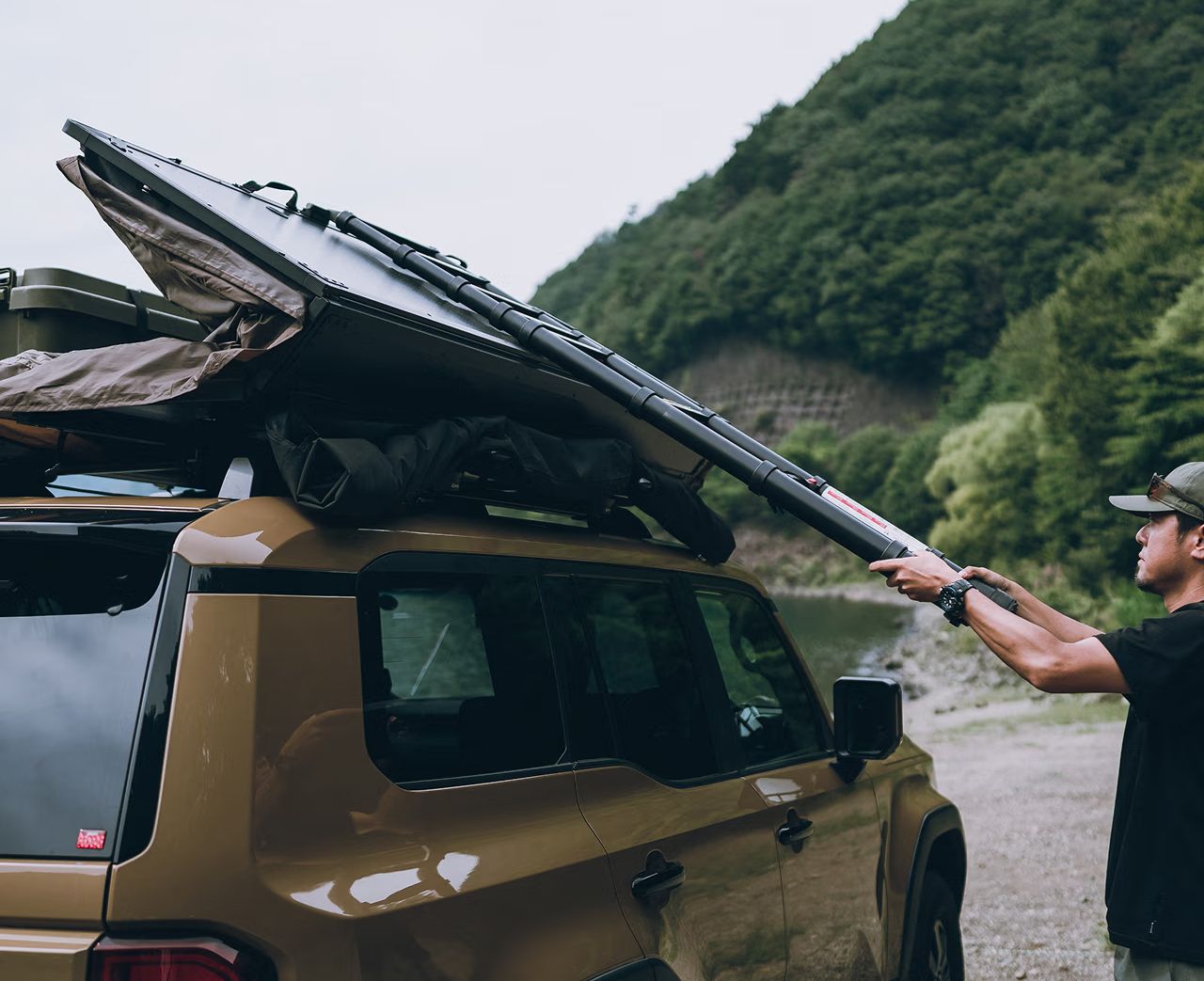 Snow Peak Field Rise Rooftop Tent