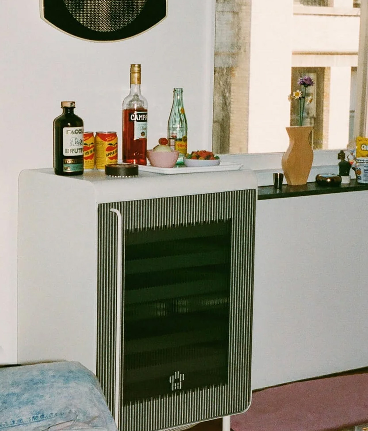 The Rocco Smart Fridge has a sturdy built.