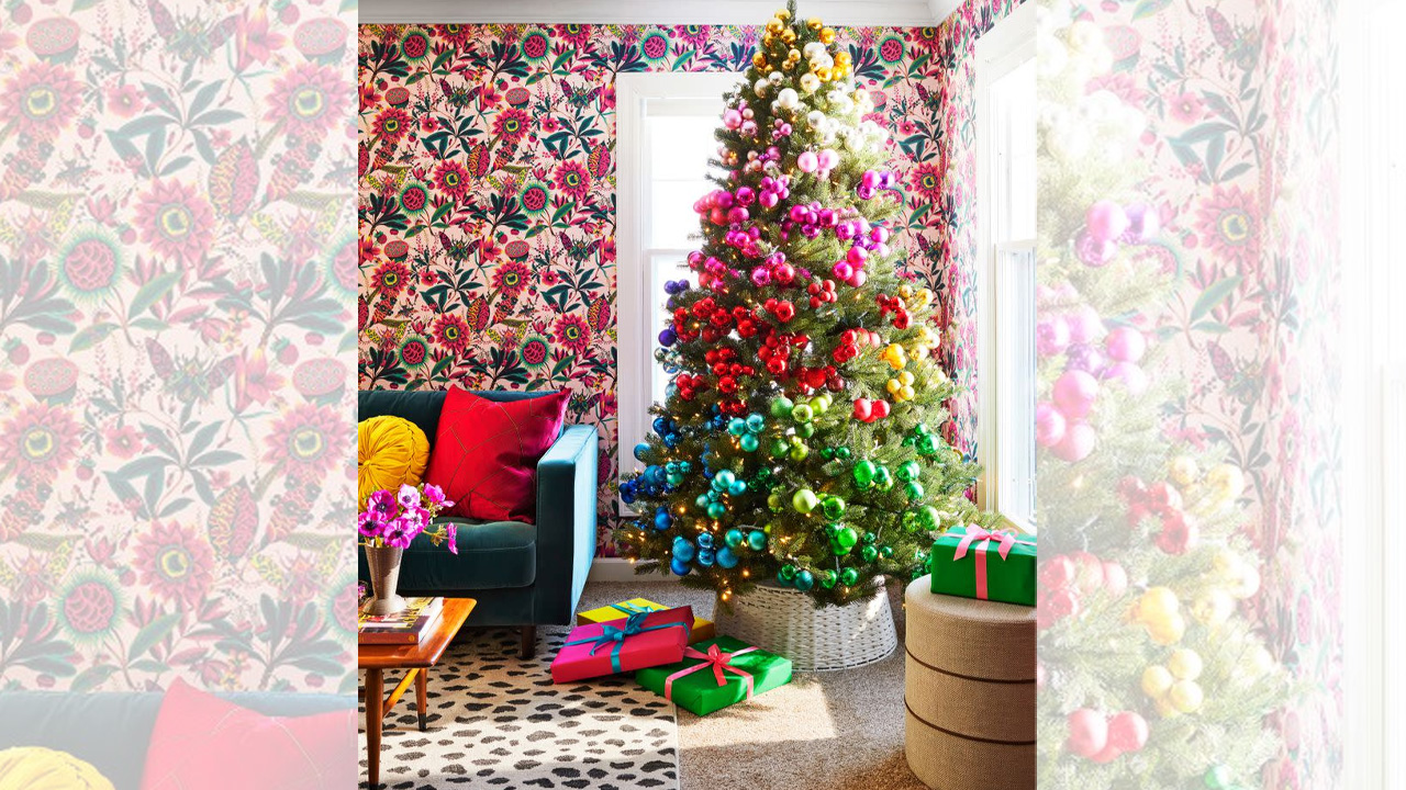 Vibrant colors for an Extravagant Christmas look