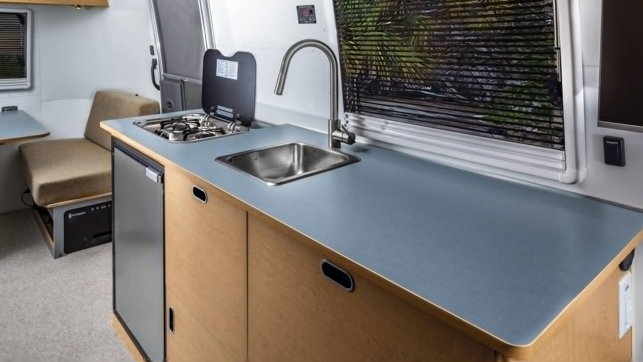 Airstream World Traveler 22RB Travel Trailer Interior