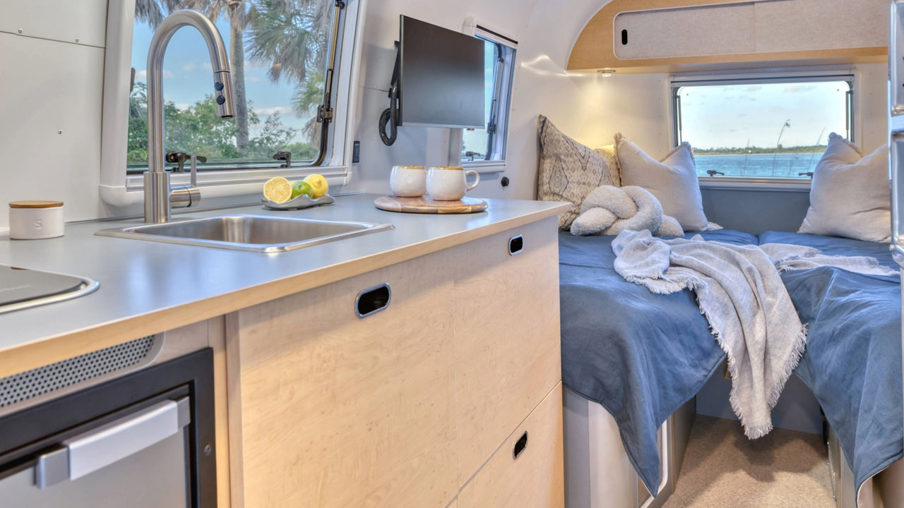 Airstream World Traveler 22RB Travel Trailer Interior