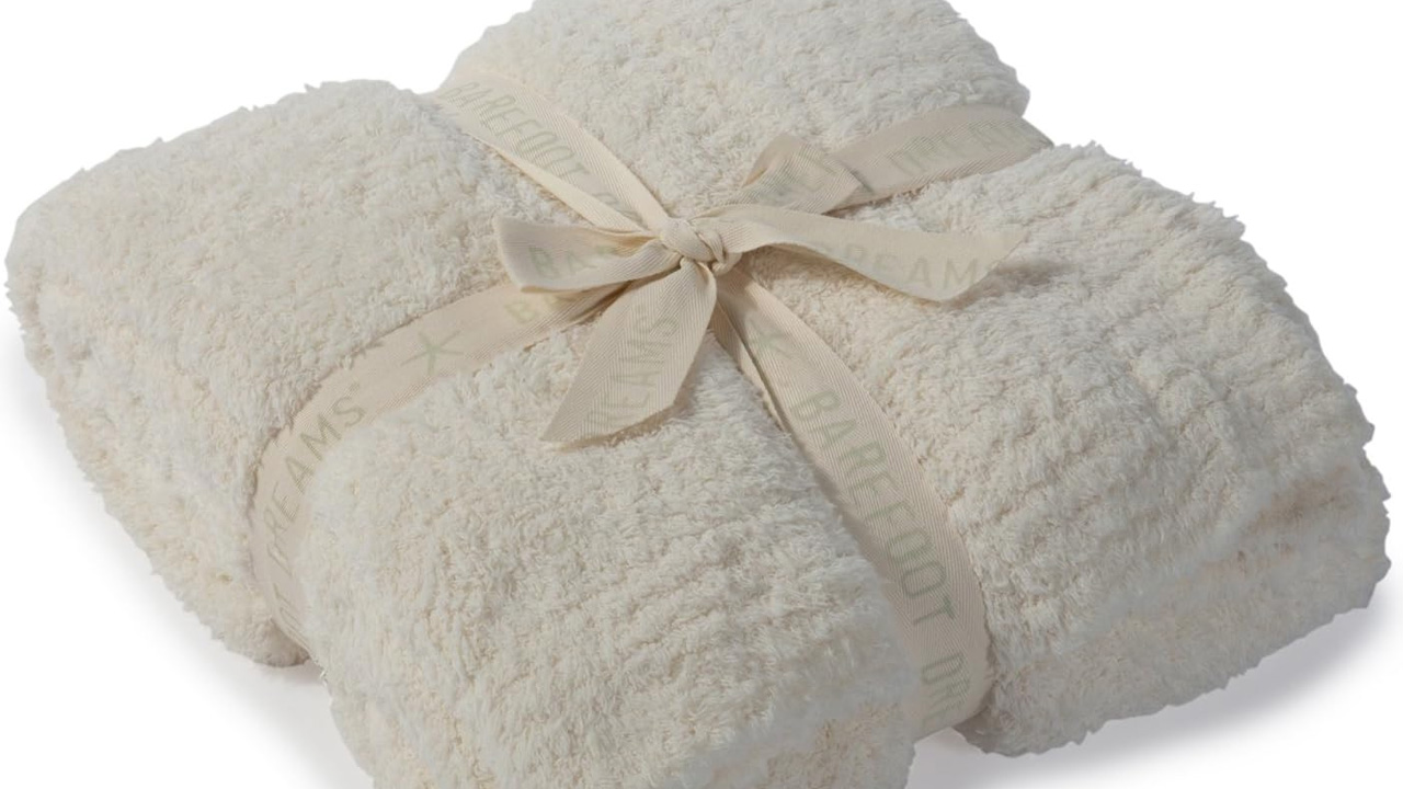 Barefoot Dreams CozyChic Throw