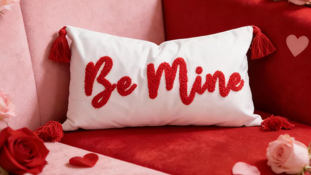 Be Mine Valentine’s Day Pillow Cover