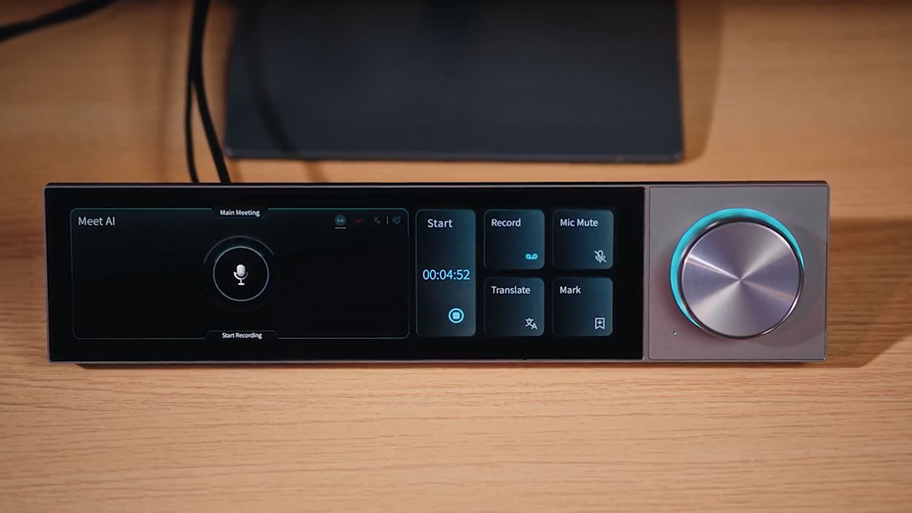 Quake Desktop AI Companion by DECOKEE