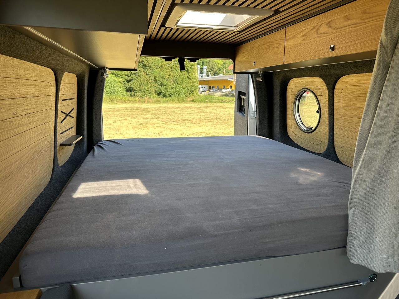 Eiffeland Presents Nissan Interstar as Campervan