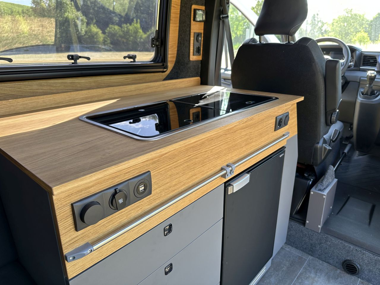 Eiffeland Presents Nissan Interstar as Campervan
