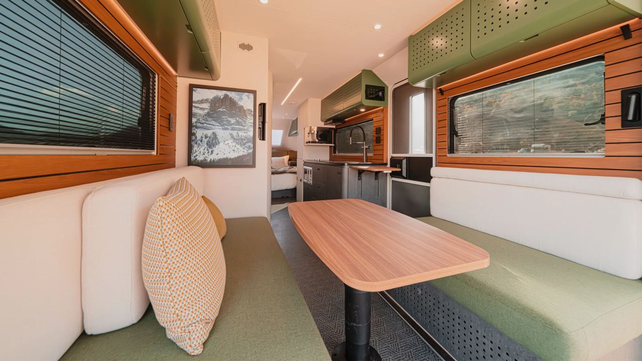 Evotrex Launches World’s First Power-Generating PG5 Travel Trailer