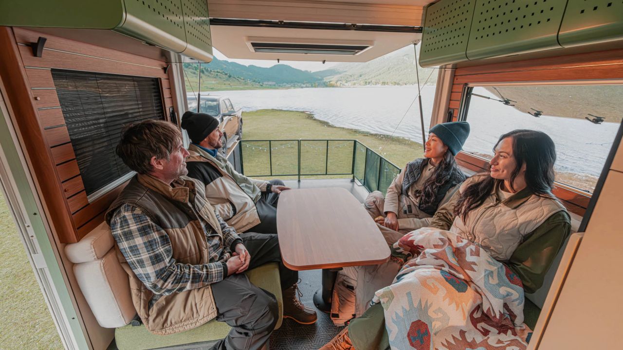 Evotrex Launches World’s First Power-Generating PG5 Travel Trailer