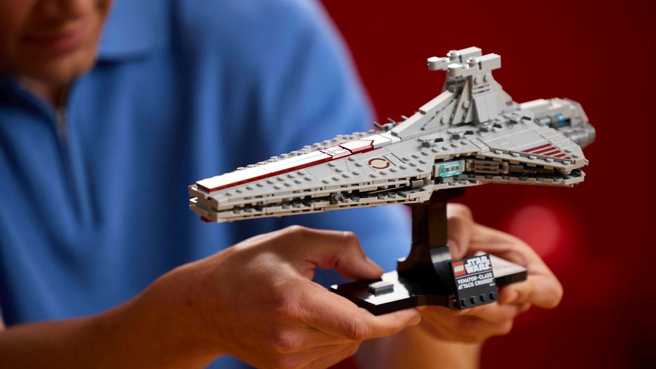 LEGO New Star Wars Sets - Venator-Class Attack Cruiser 1
