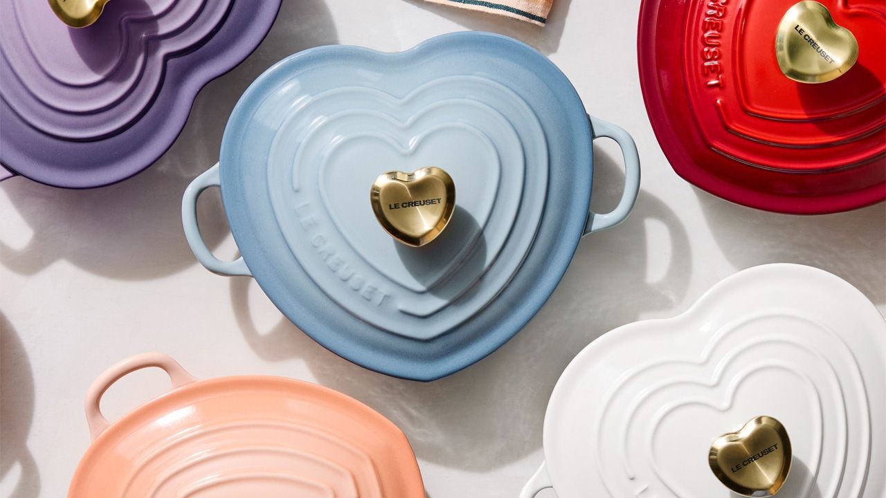 Le Creuset Hearts Collection With Heart Knobs - 2