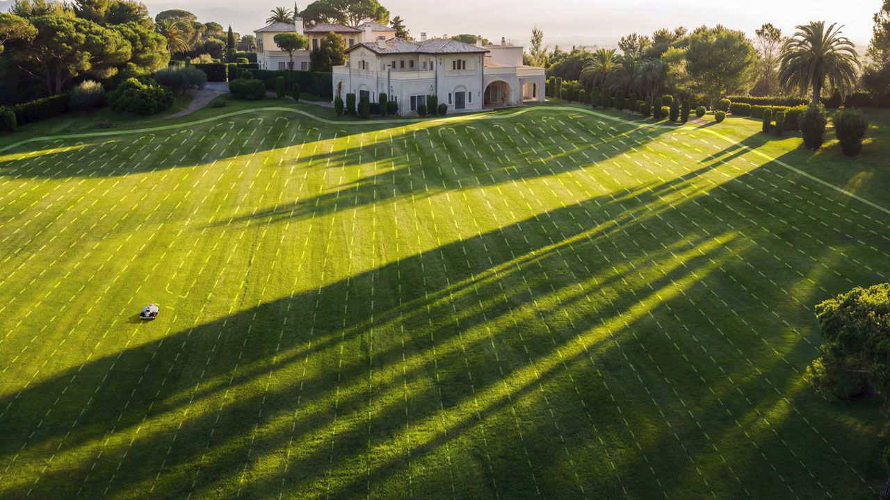 Mammotion LUBA 3 AWD Robotic Lawn Mower - 6