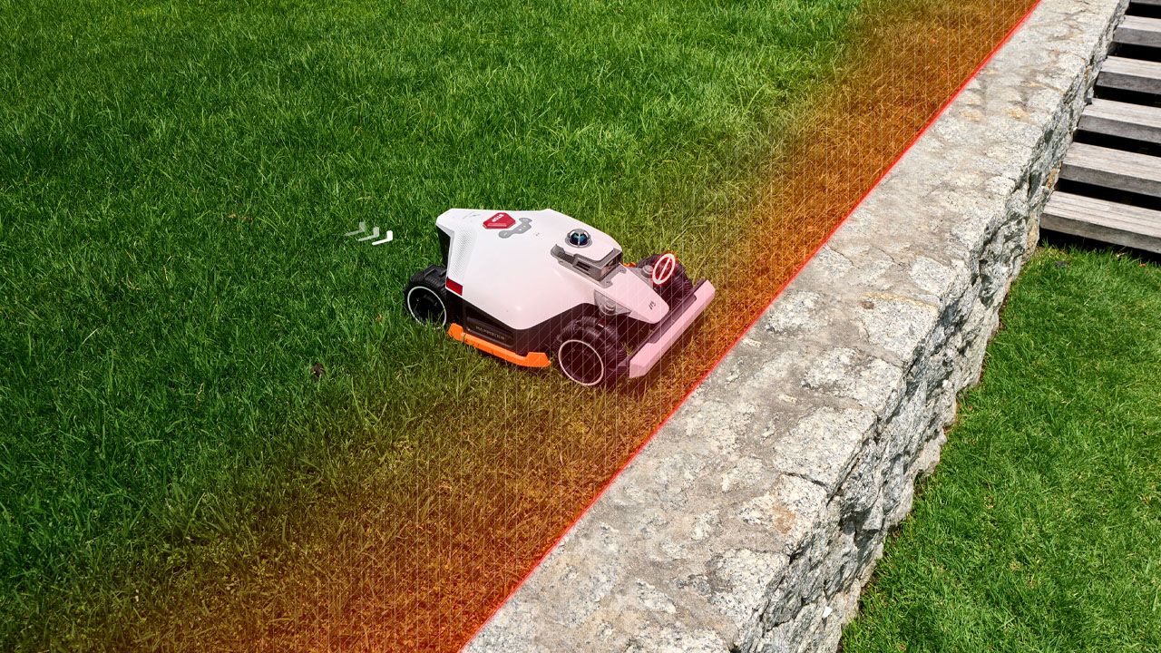 Mammotion LUBA 3 AWD Robotic Lawn Mower - Anti fall tech