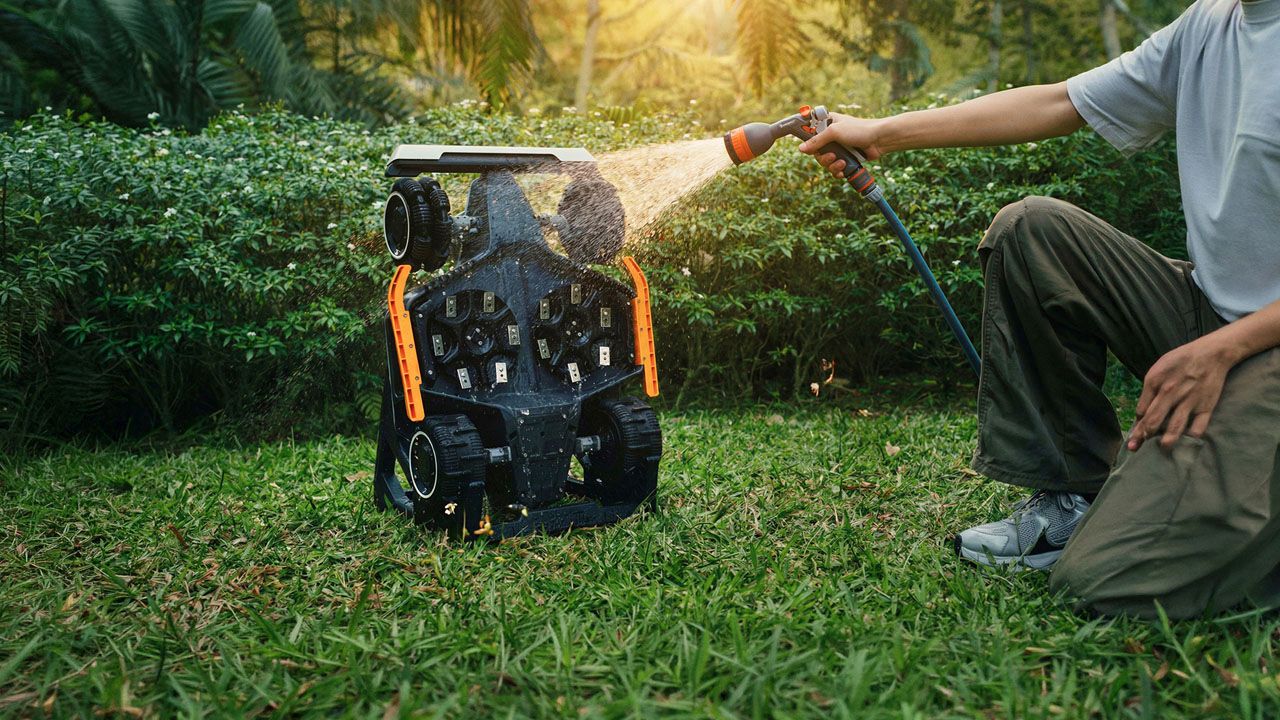 Mammotion LUBA 3 AWD Robotic Lawn Mower - waterproof