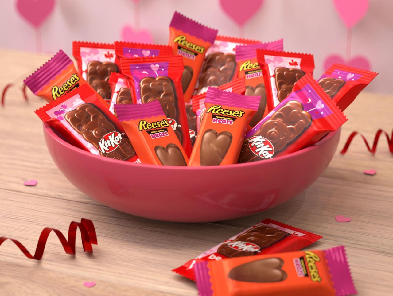 REESE’S Hearts and KIT KAT Milk Chocolate Bears