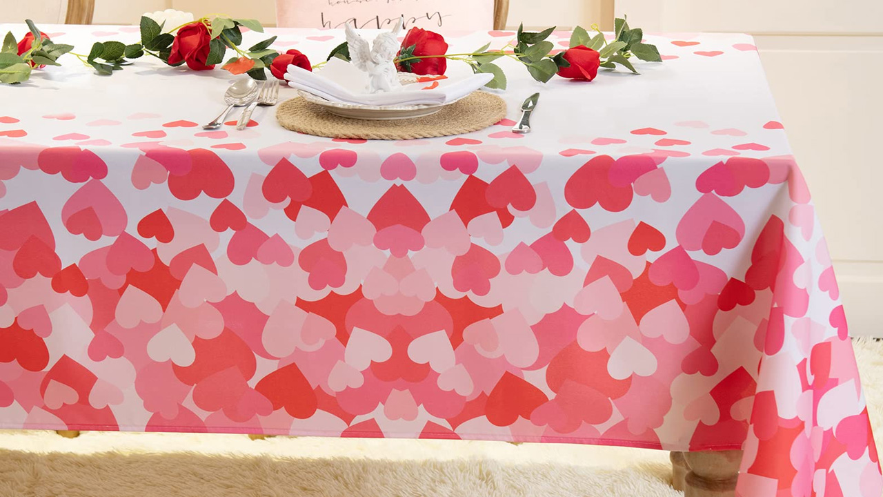 Red Heart Polyester Fabric Tablecloth