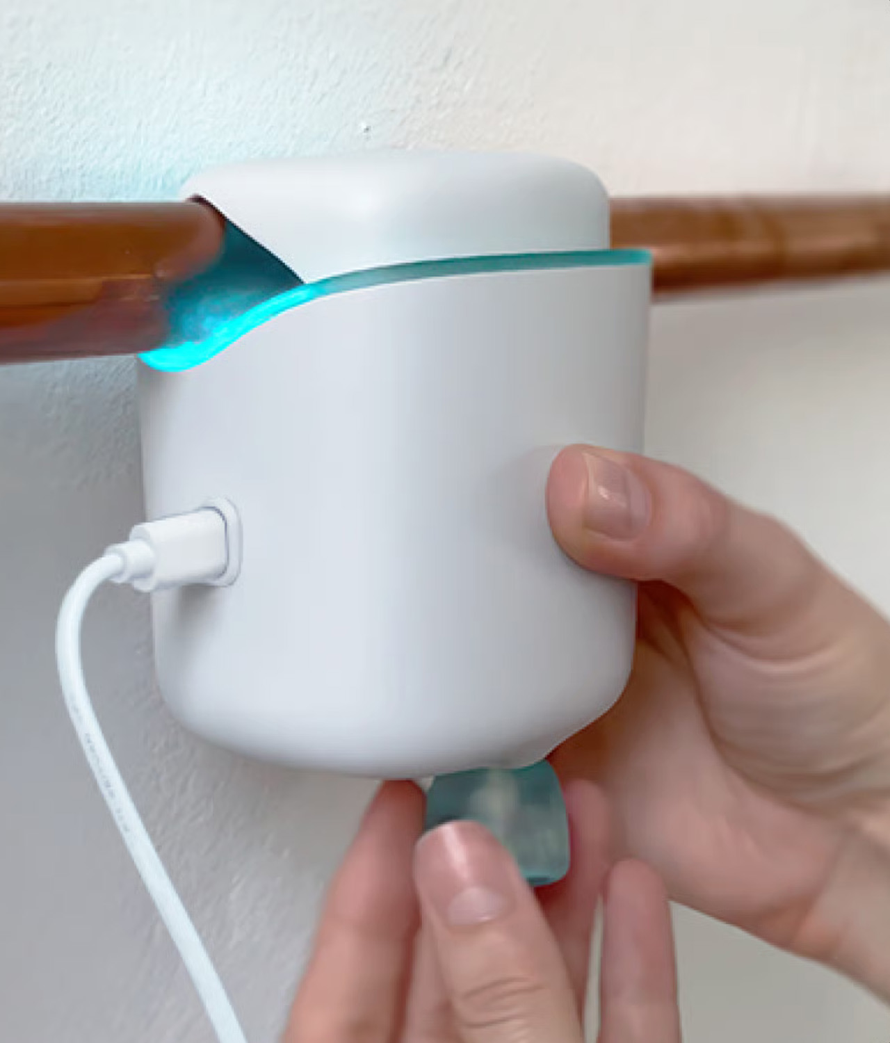 The adjustable clamp makes installation effortless