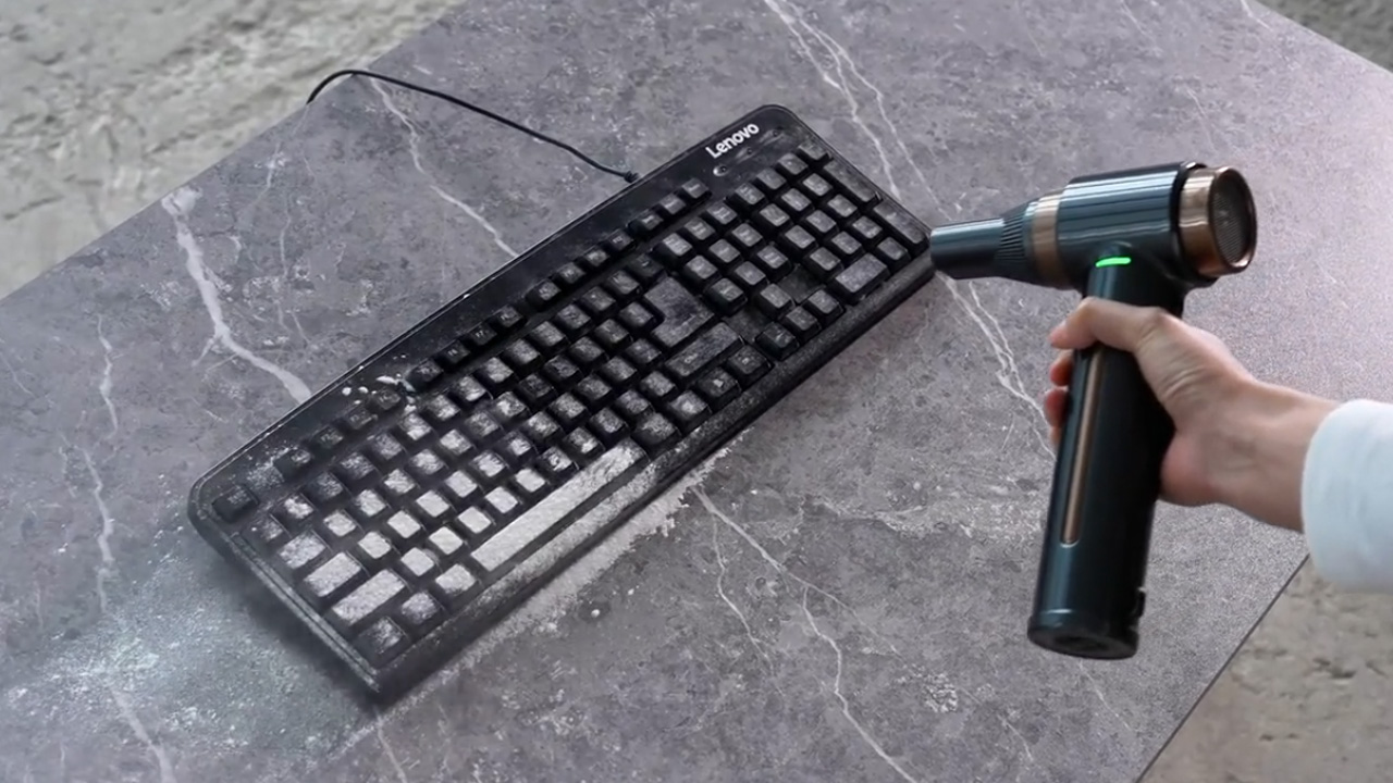 TurboJet X blows dust from keyboard