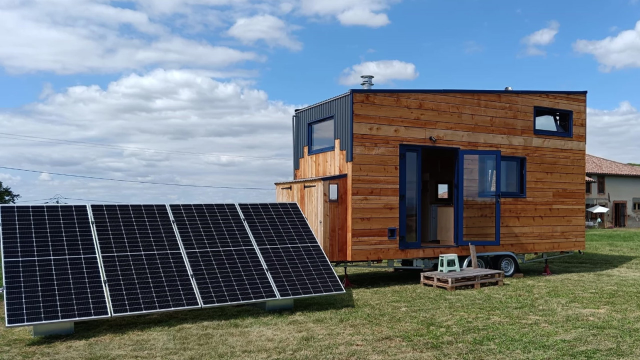 Tiny Birdy Tiny House exterior