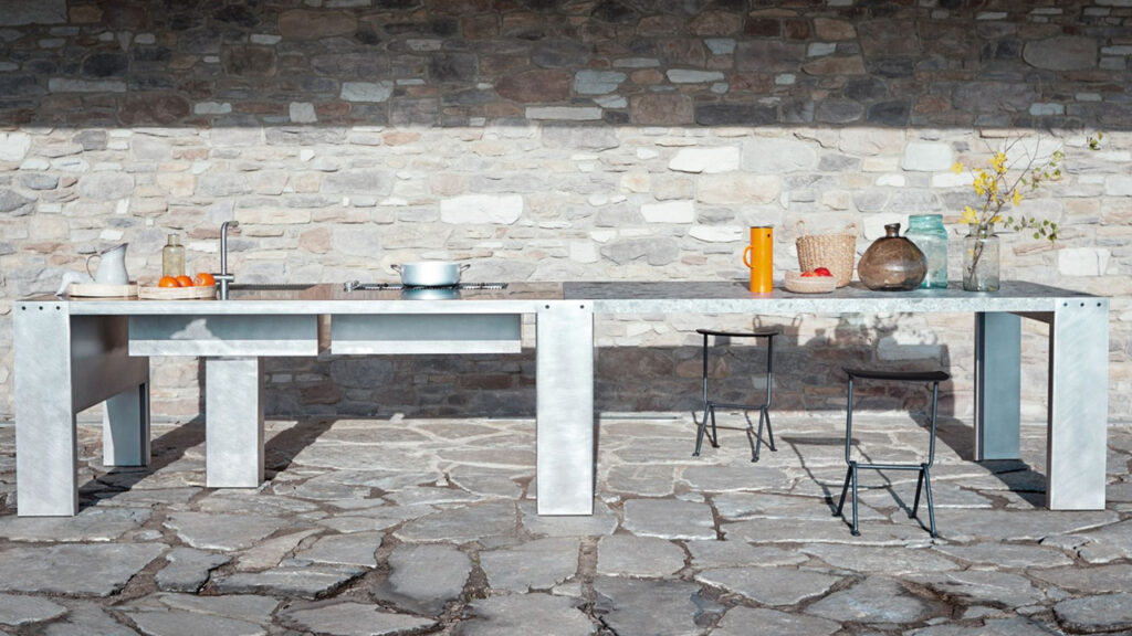 Cesar Unveils Outdoor Version of Iconic Williamsburg designed by Garcia Cumini