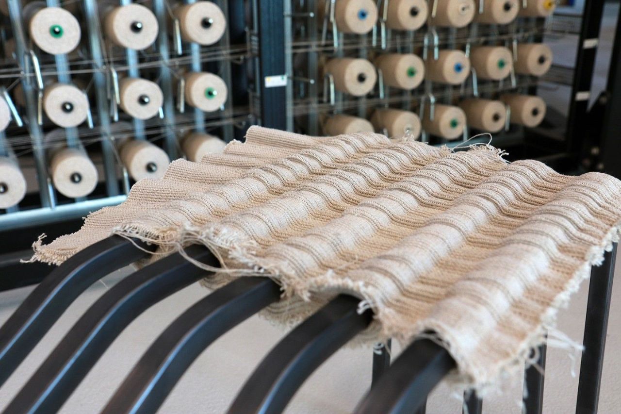 LinumTube Seating Furniture is Made From Flax Fibers and Steel Frame 