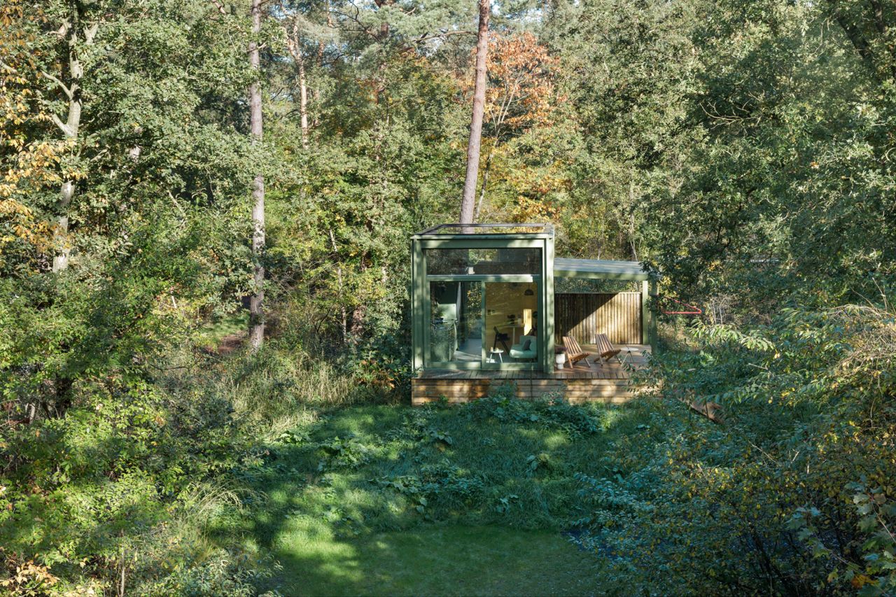 Lounge Lodge Minimalist Holiday Retreat in Netherlands Blends Into its Forest Environment