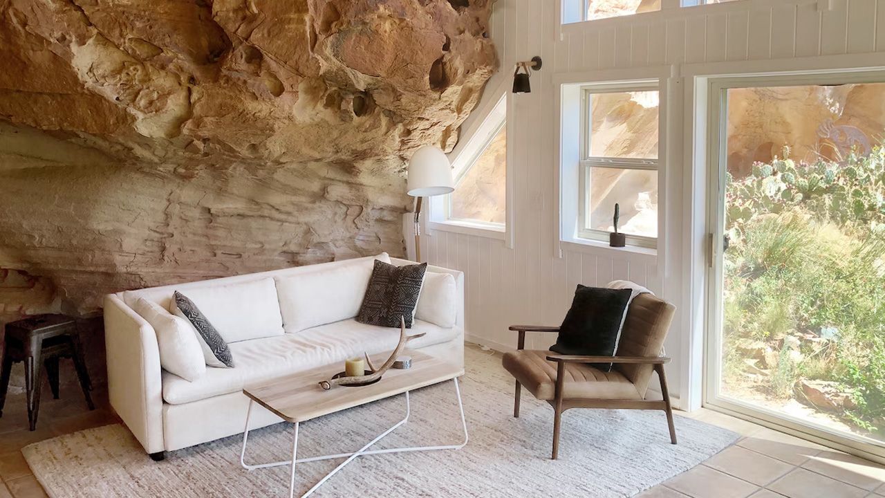Romantic Airbnbs for Valentine's Day Getaway - Cliff House in Cortez, Colorado