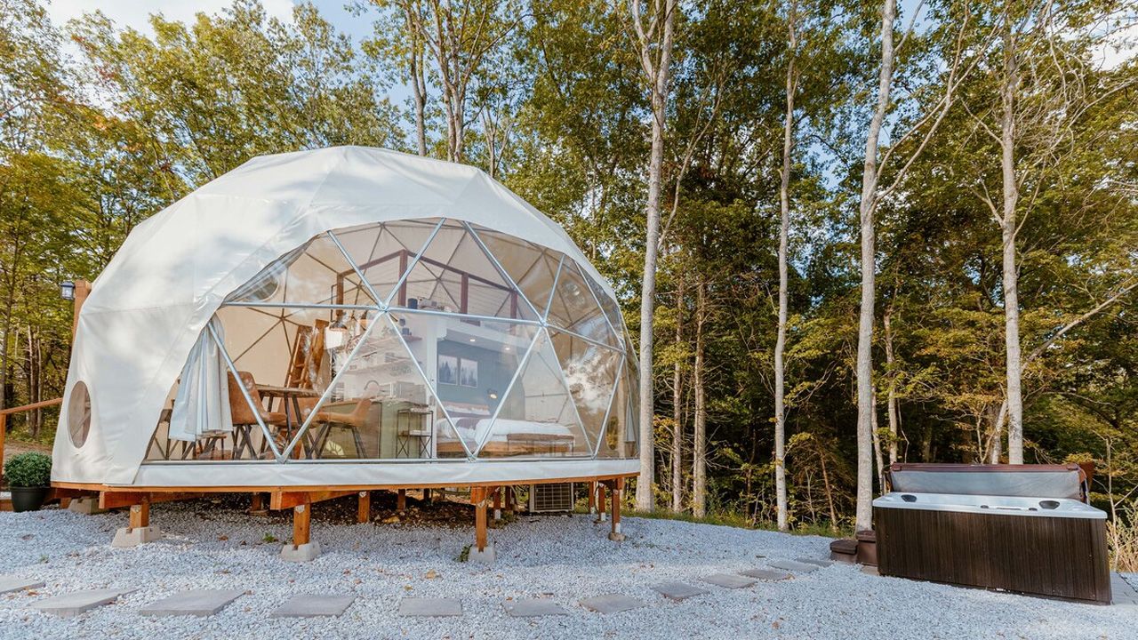 Romantic Airbnbs for Valentine's Day Getaway - My Old Kentucky Dome in Mount Washington, Kentucky - 1