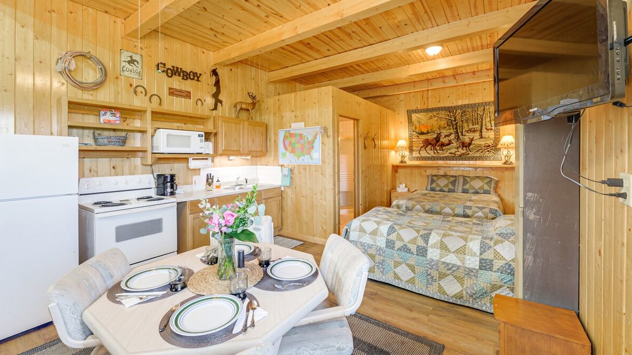 Romantic Airbnbs for Valentine's Day Getaway - Studio Cabin in Cora, Wyoming