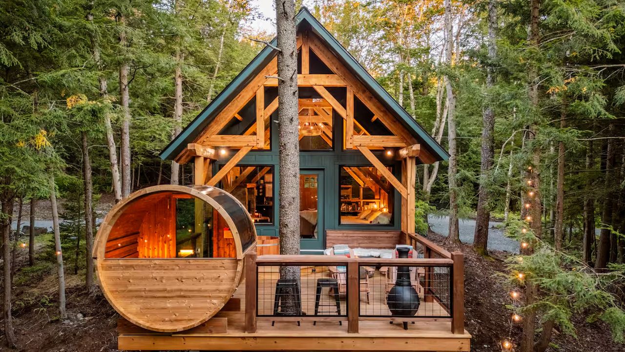 Romantic Airbnbs for Valentine's Day Getaway - Timber-Frame Treehouse in Wilmington, Vermont - 1