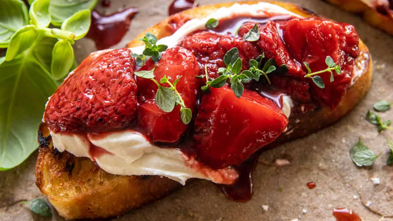 Strawberry jam With Goat Cheese