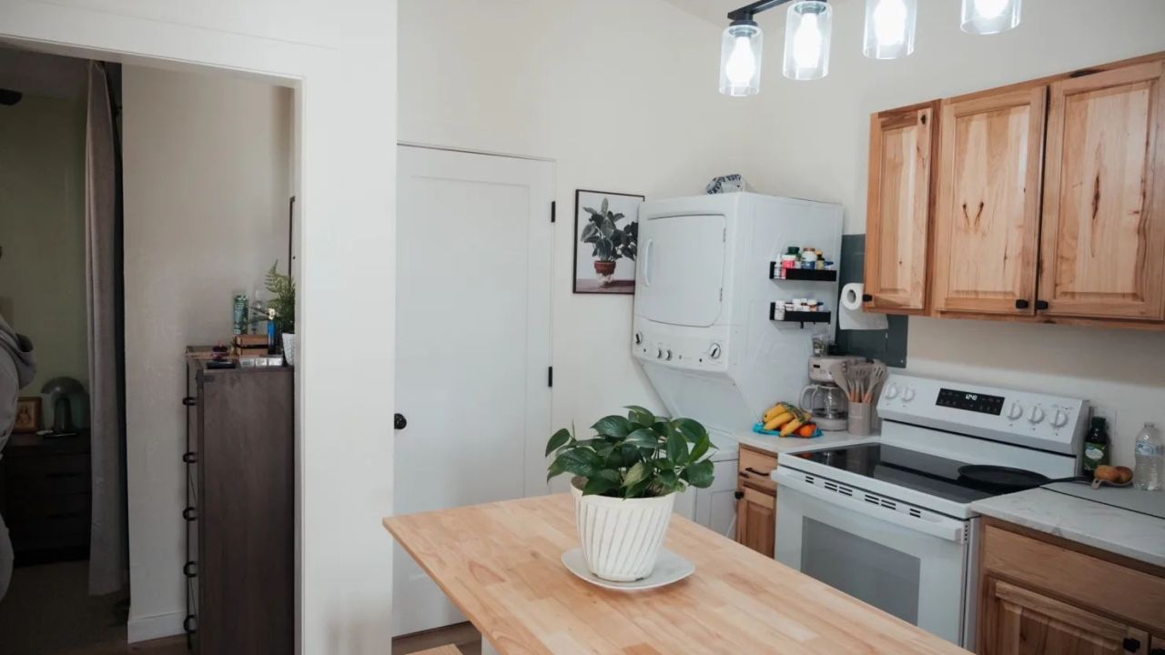 Texas Woman Yelithza Heidecker and Her Husband Completes Tiny Home for Her Mom for $33K