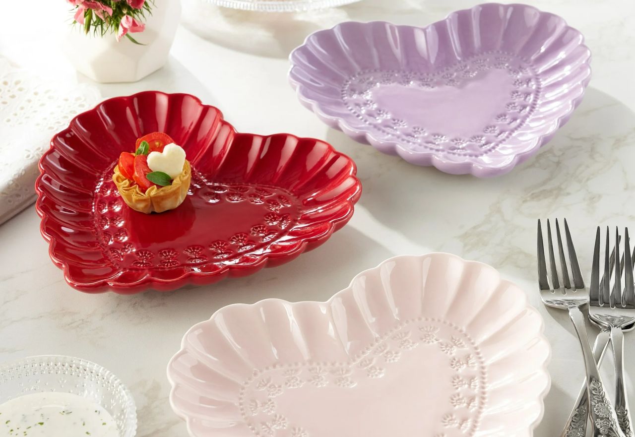 The Pioneer Woman Heart Appetizer Plates