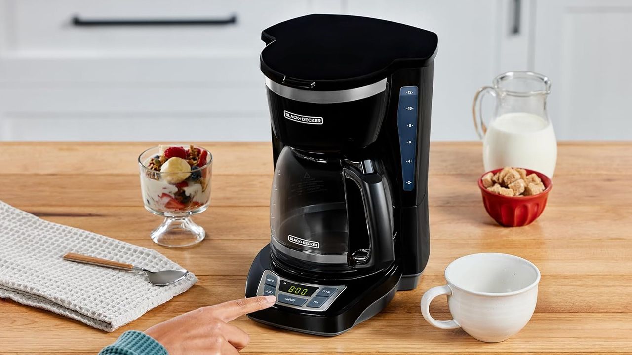 Valentine's Day gifts for yourself - BLACK+DECKER 12-Cup Digital Coffee Maker