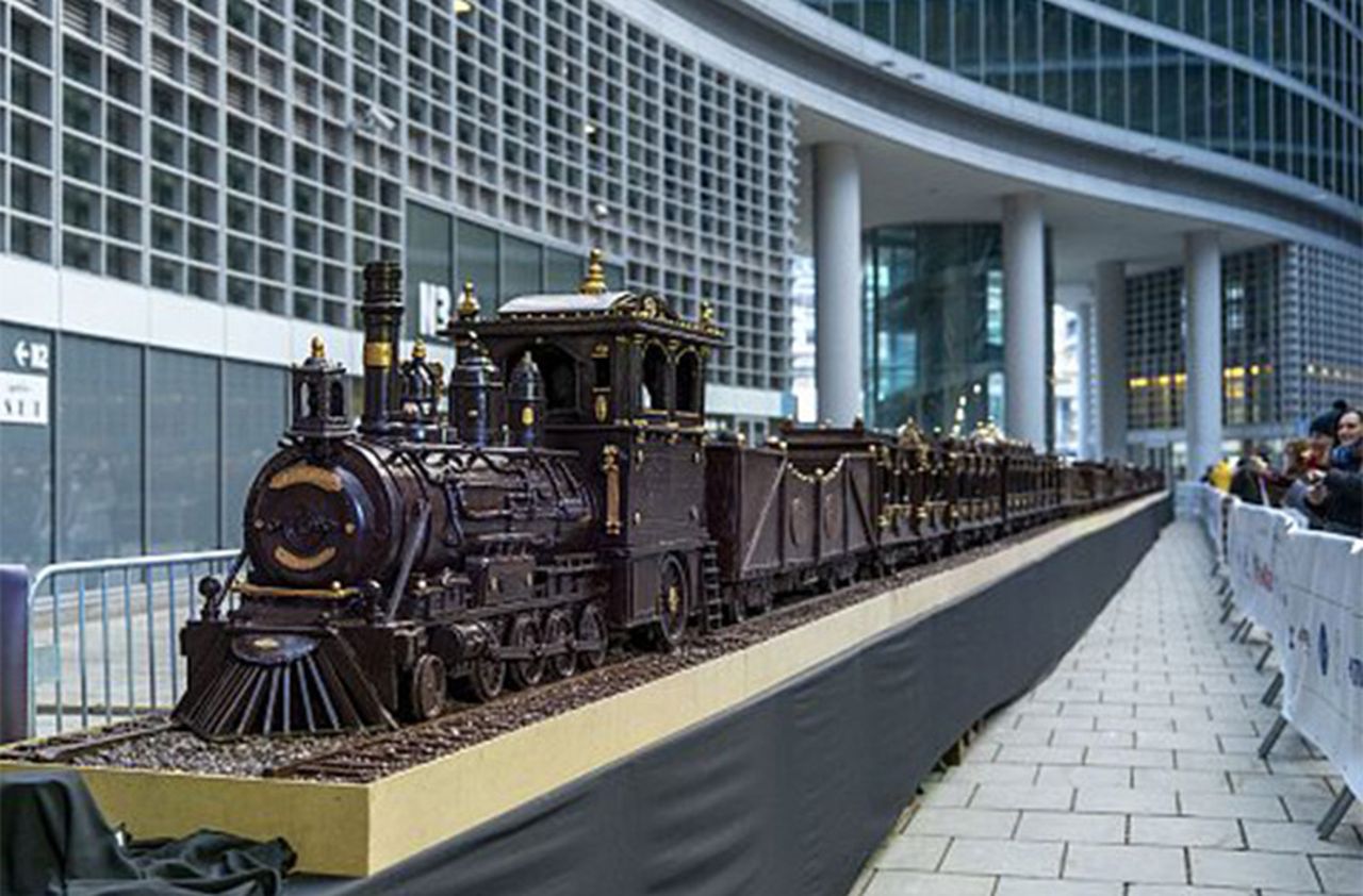 World's Longest Chocolate Train Sculpture_1