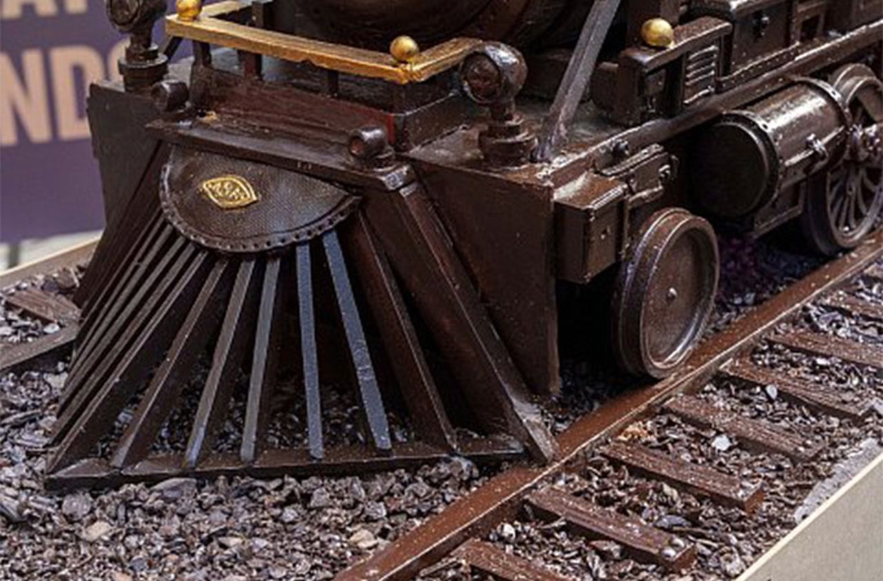 World's Longest Chocolate Train Sculpture_Front Close-up