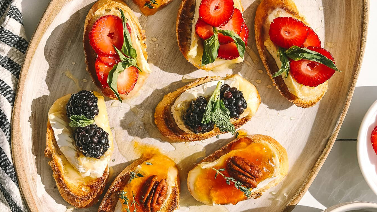 Berry Brie Crostini Appetizer