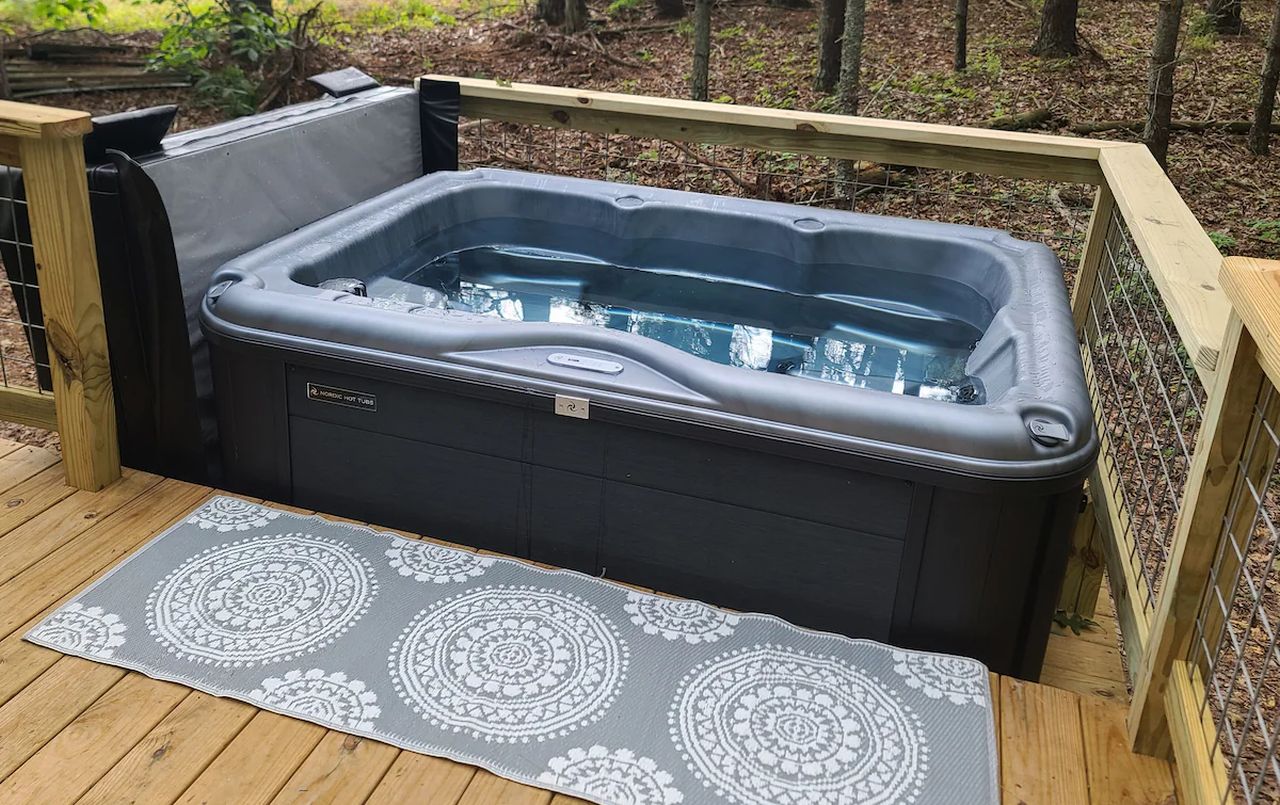 Bluestone Glamping Dome_Hot Tub